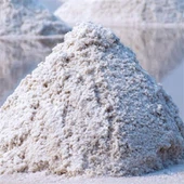 Σκόνη ταλκ ανάμικτη σε επίστρωση δαπέδου